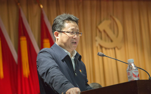 宜化集團(tuán)召開(kāi)2019年慶?！拔逡弧眹?guó)際勞動(dòng)節(jié)暨表彰大會(huì)(圖12)